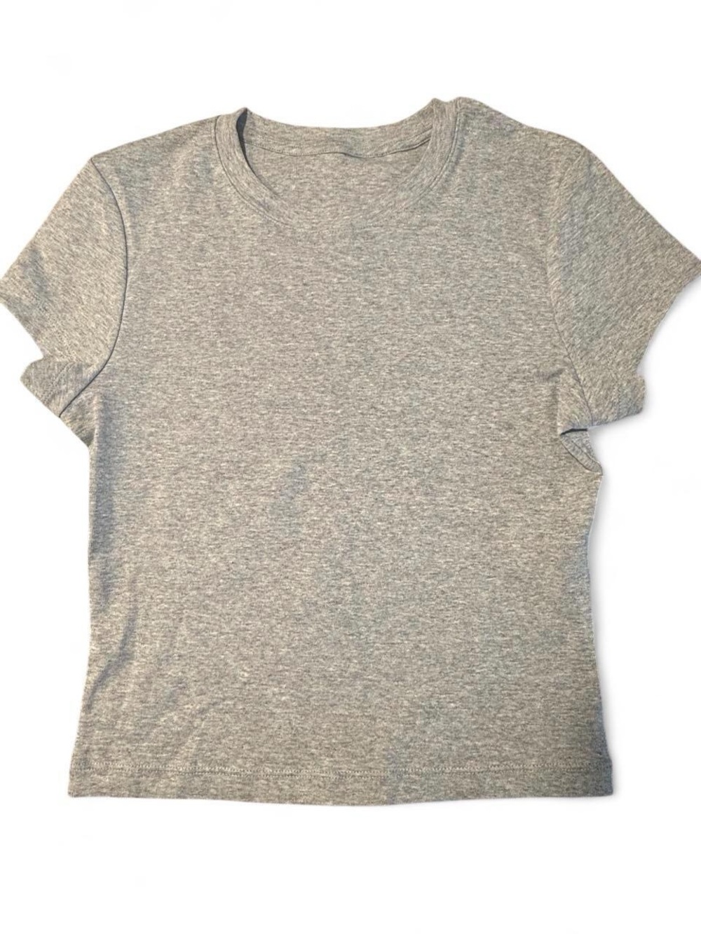 ✨ Uniqlo Heather Gray Baby Tee ✨
